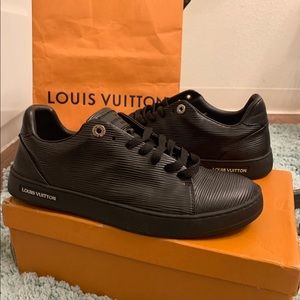SOLD!!! BRAND NEW LOUIS SNEAKERS size 10!